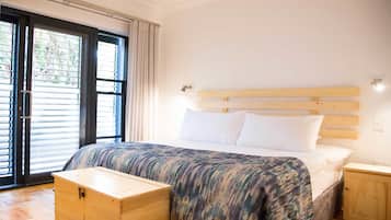 Garden suite (ground floor) | 1 quarto, cofres nos quartos, escrivaninha, cortinas blackout