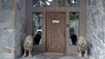 Entrée de l’hébergement