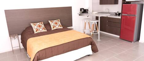 Caja de seguridad en la habitación y escritorio