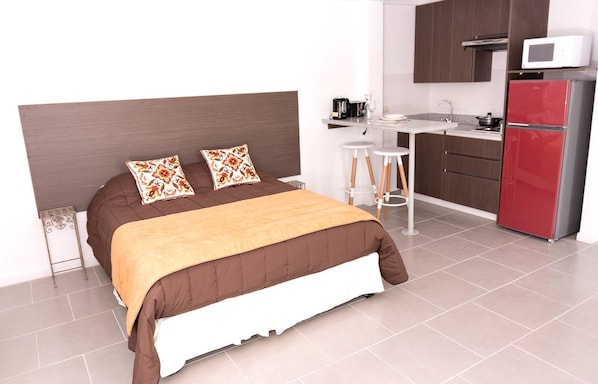 Family Apartment, 2 Bedrooms, Kitchen | In-room safe, desk, soundproofing, iron/ironing board