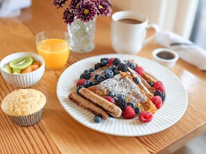 Free daily cooked-to-order breakfast