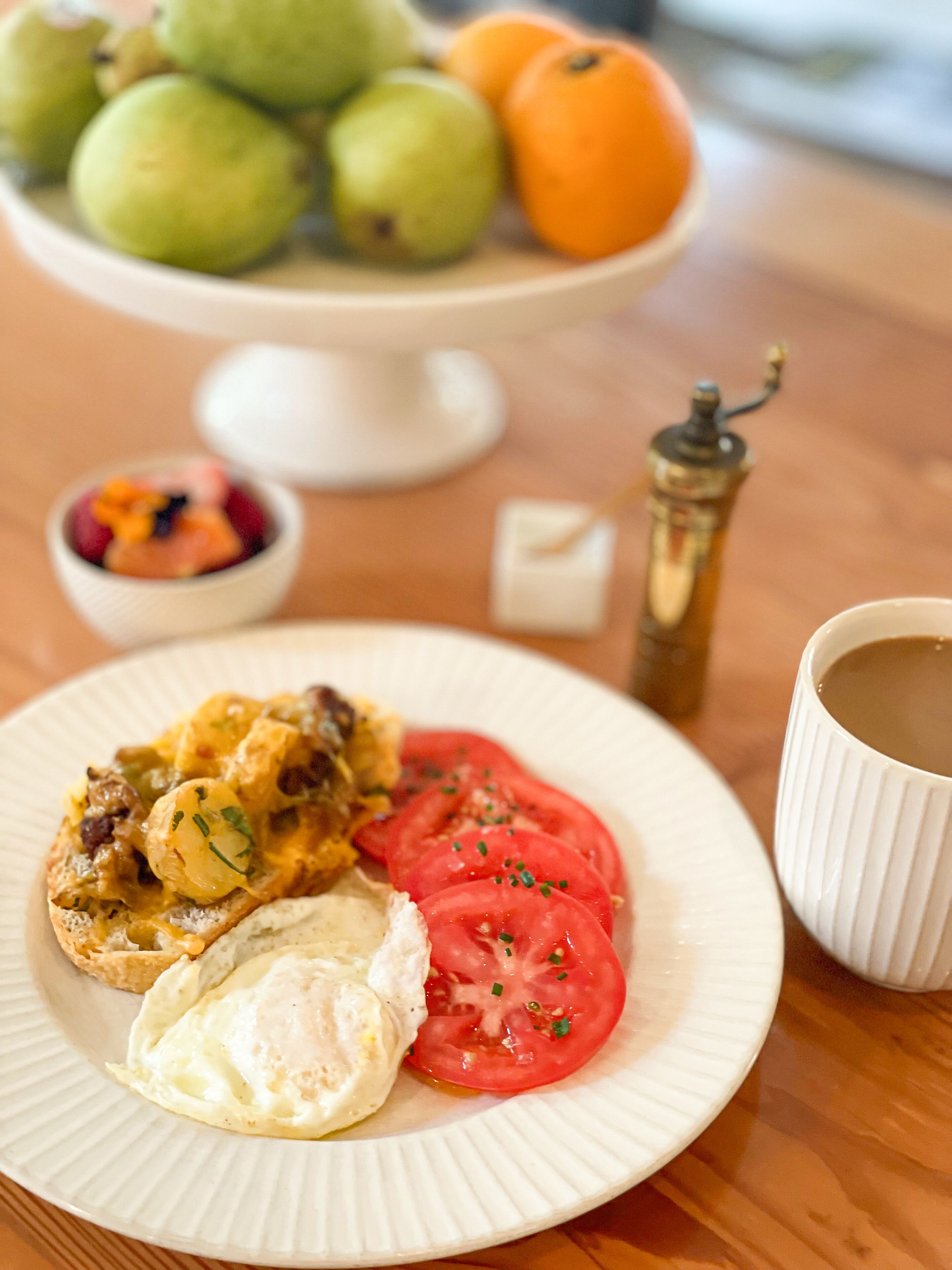free daily cooked-to-order breakfast