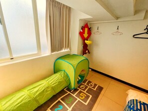 Standard Quadruple Room, City View - Good Night Hotel (Taoyuan City)