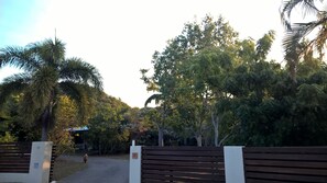 Property entrance - Magnetic Island Bed and Breakfast (Horseshoe Bay)