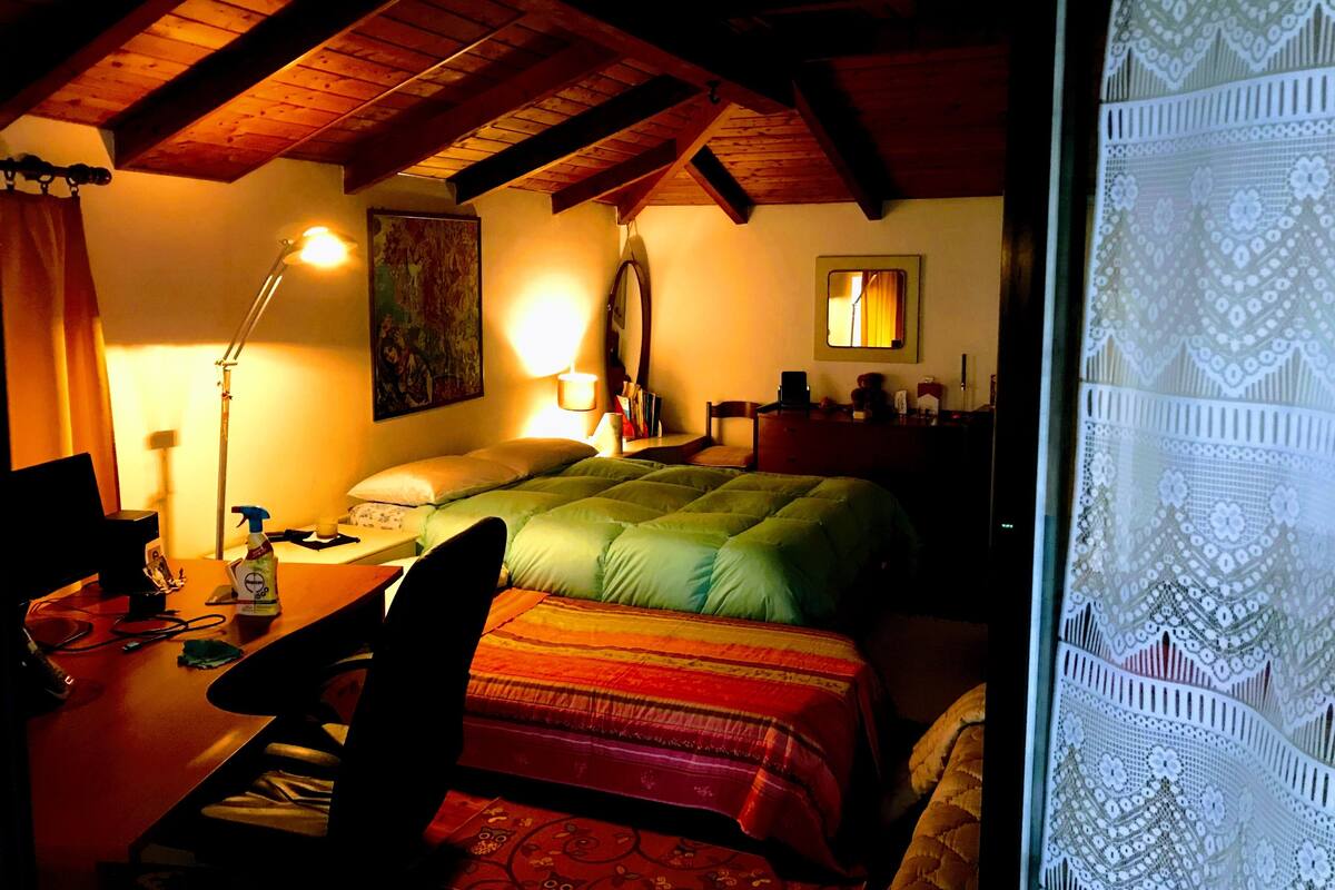 Deluxe Suite, Non Smoking, Mountain View | Desk, iron/ironing board, cots/infant beds, rollaway beds