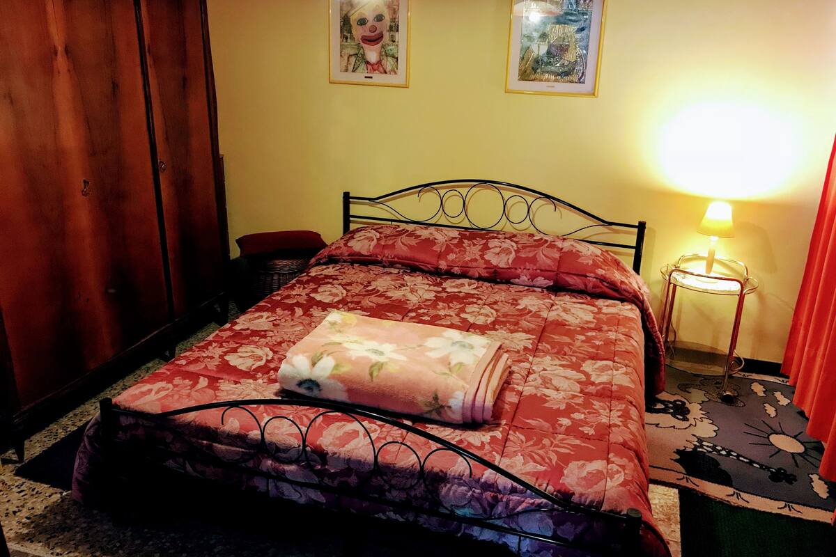 Business Studio, 1 Bedroom, Fireplace, Courtyard View | View from room
