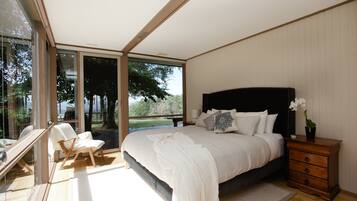 Deluxe House | Premium bedding, minibar, individually decorated, individually furnished