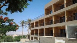 الإطلالة من المنشأة