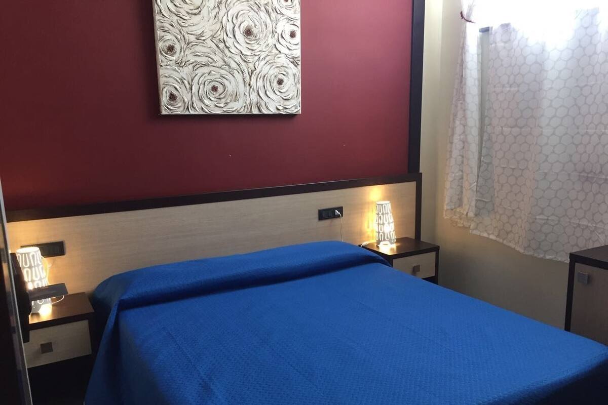 Standaard kamer, 1 twee- of 2 eenpersoonsbedden | Een kluis op de kamer, individueel gedecoreerd, individueel gemeubileerd