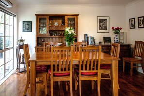 Free daily full breakfast - The Loft (Taupo)
