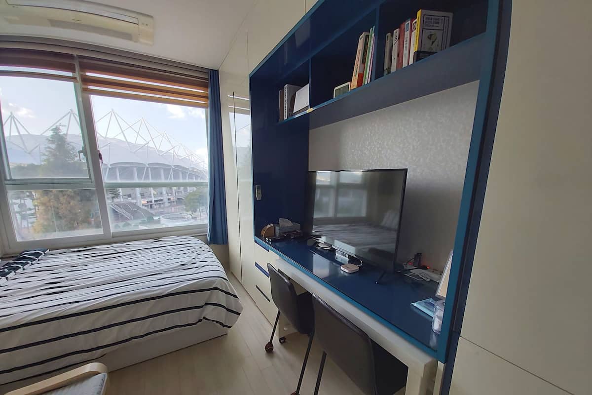 Schreibtisch, kostenloses WLAN