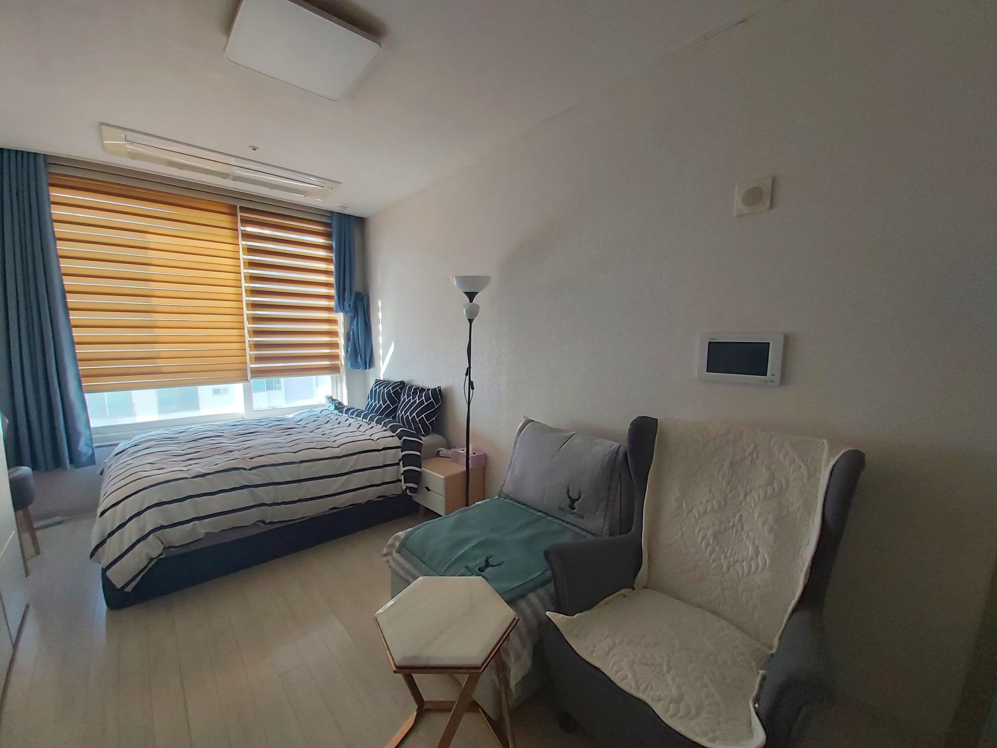 Schreibtisch, kostenloses WLAN