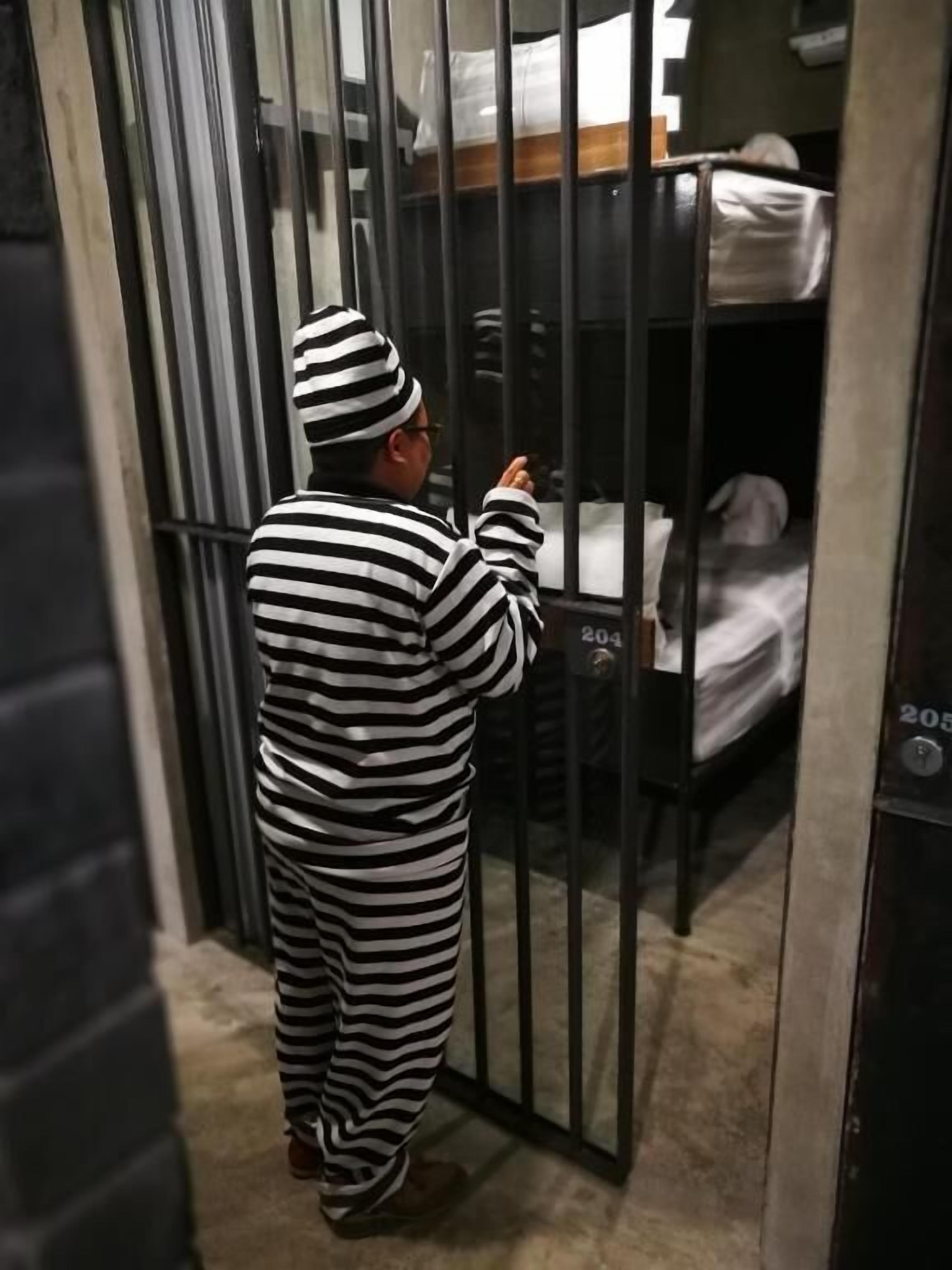 blackout curtains, free wifi