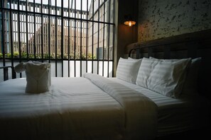 Blackout drapes, free WiFi - Sook Station (Bangkok)