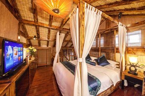 Premium Loft | 1 bedroom, desk, blackout drapes, free WiFi