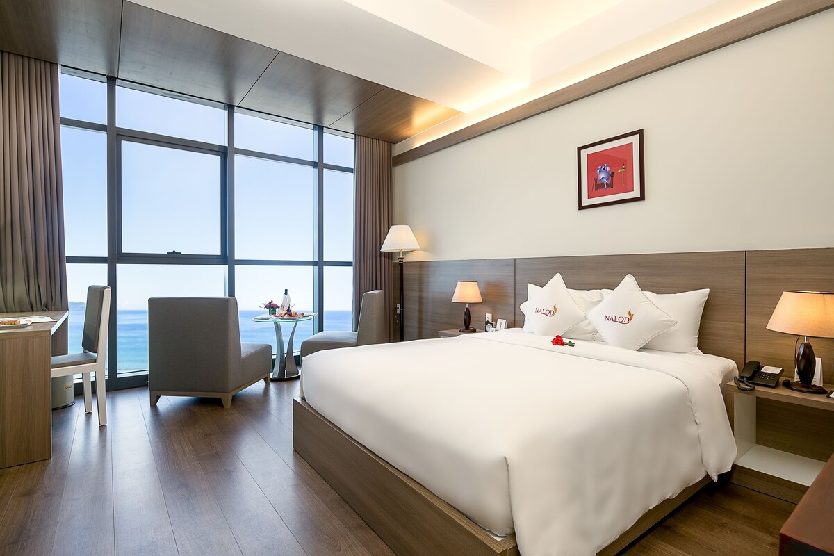 In-room safe, blackout curtains, soundproofing, free WiFi