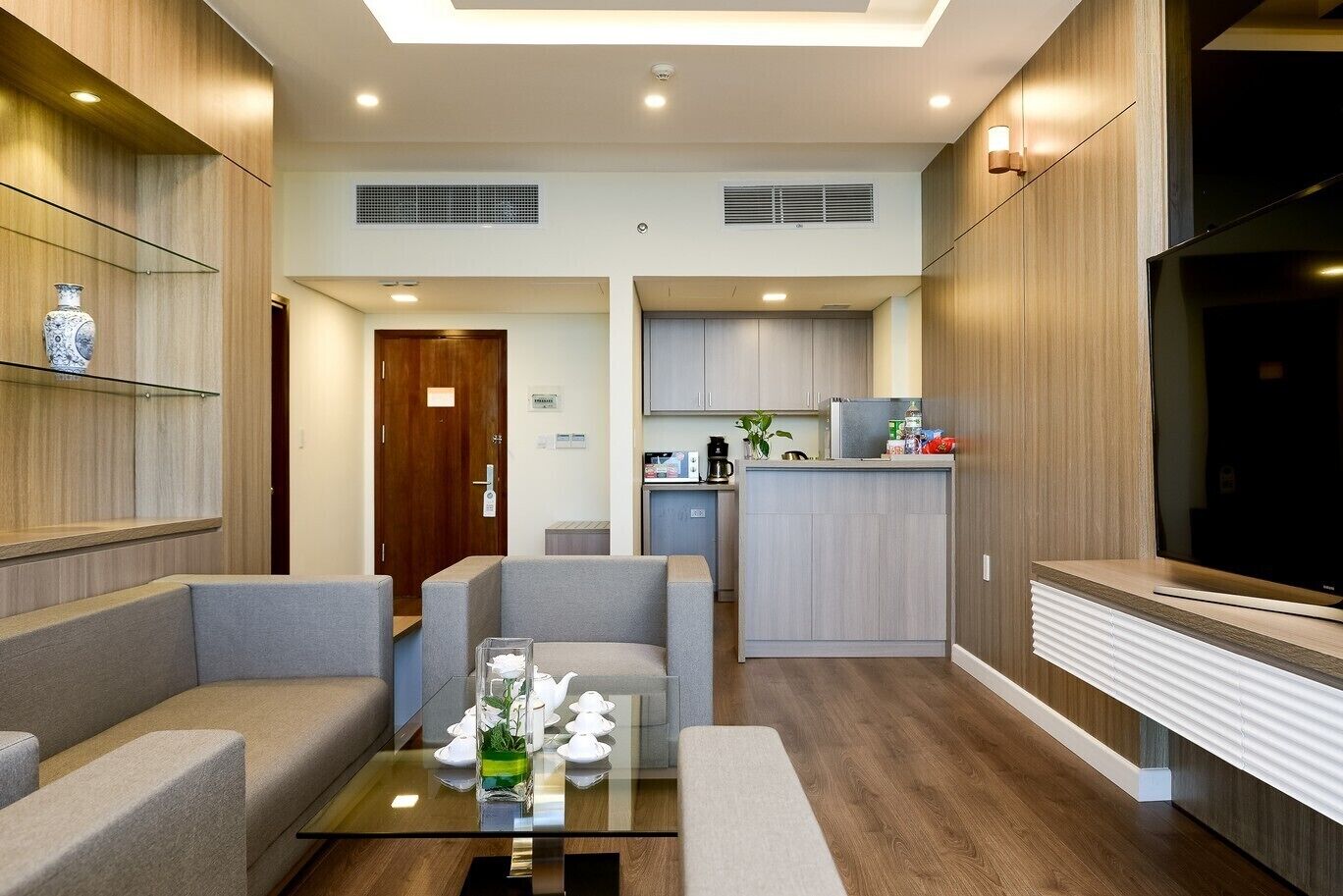 suite, ocean view | 1 bedroom, in-room safe, blackout curtains, soundproofing