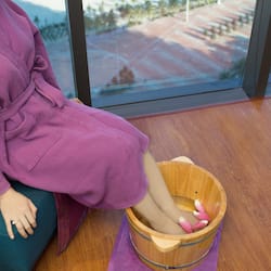 Couples treatment room(s), sauna, hot tub, steam room, body treatments