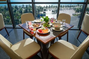2 restaurants, breakfast served - The Nalod Da Nang (Da Nang)