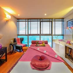 Couples treatment room(s), sauna, hot tub, steam room, body treatments