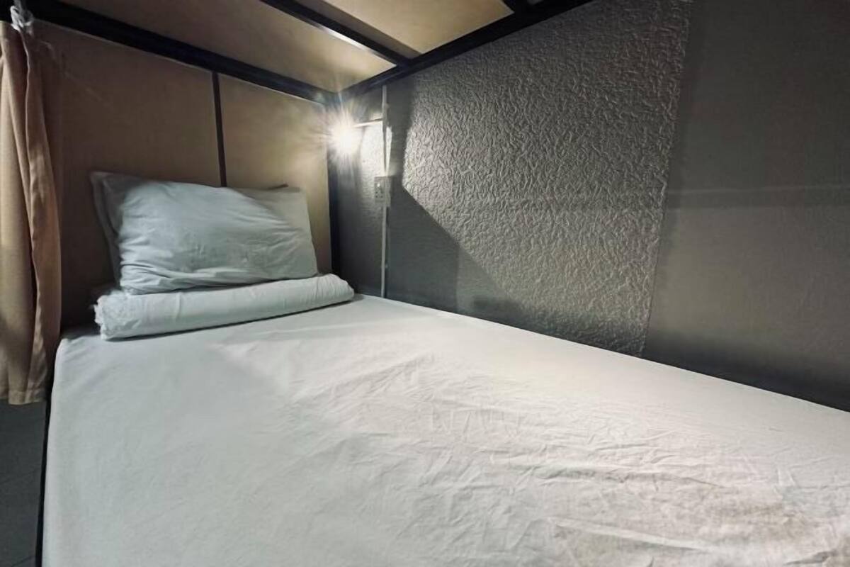 In-room safe, blackout drapes, free WiFi