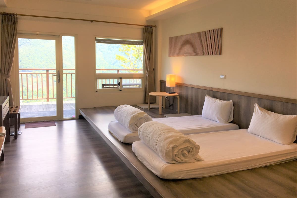 Standaard Twin kamer, 2 eenpersoonsbedden | Verduisterende gordijnen, geluiddichte muren, gratis wifi, beddengoed