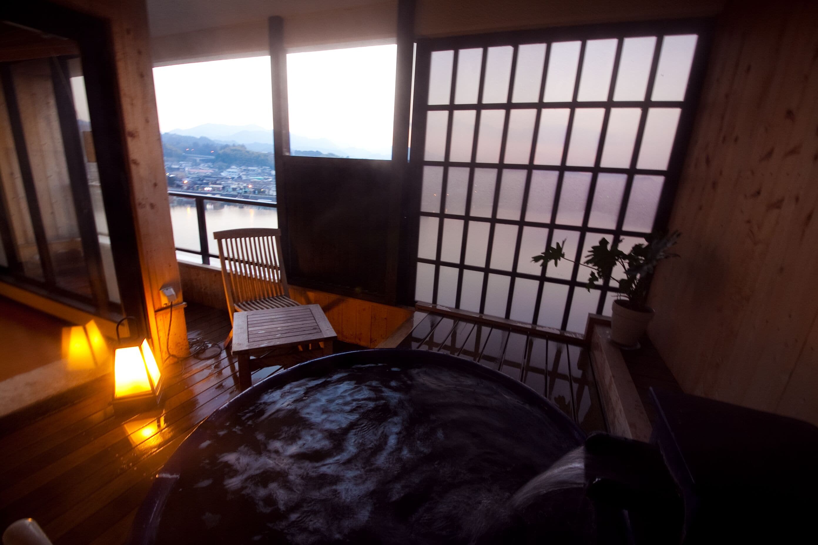 Habitación Deluxe, hidromasaje | Baño | Secadora de cabello, pantuflas, toallas, jabón 