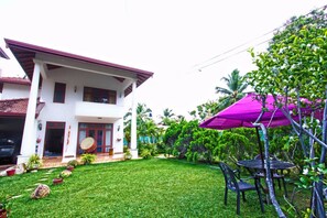 Exterior - The Blue Beach Guesthouse (Negombo)