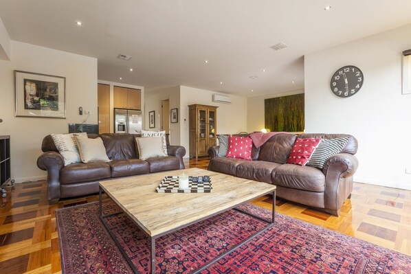 House, 3 Bedrooms | Living area