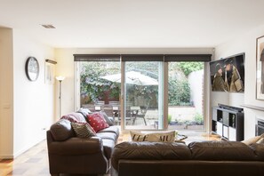 House, 3 Bedrooms | Living area