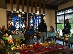 Breakfast area