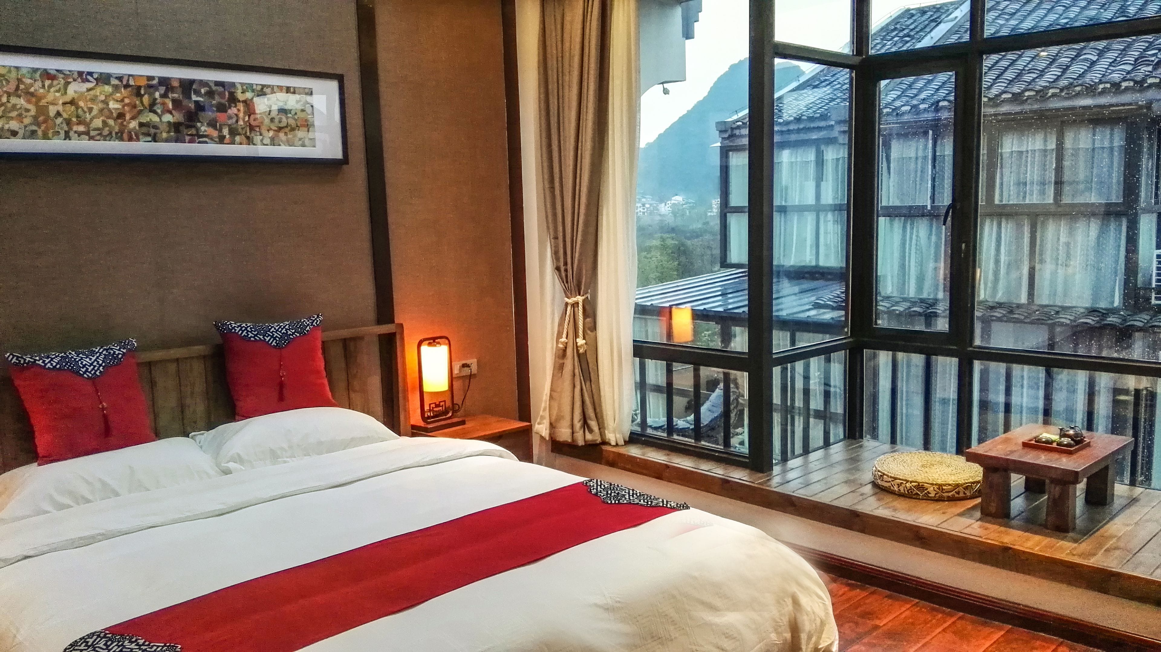 sky view double room -stay 2 nights and above can free pick up guilin train station | 1 bedroom, premium bedding, down duvets, memory-foam beds