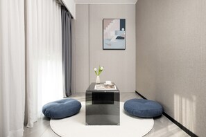 Phòng (Chess) | Minibar, két bảo mật tại phòng, bàn, phòng cách âm 