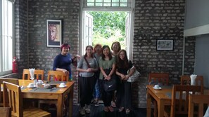 含每日外帶早餐