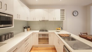 Unclassified image, 3 of 15, button - BOUTIQUE STAYS - Melrose Terrace (North Melbourne)