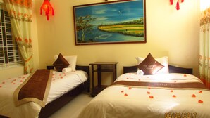 Superior Twin Room | Minibar, in-room safe, desk, WiFi (free) - Hue Garden Villa Hotel (Hue)