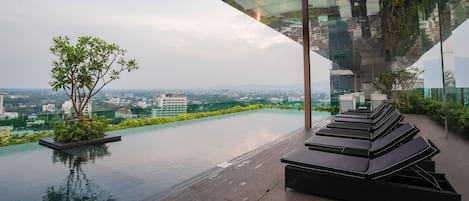 Kolam renang outdoor