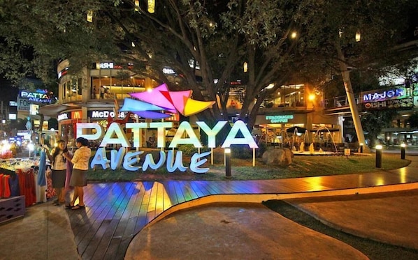 Pool - SnoozZotel (Pattaya)