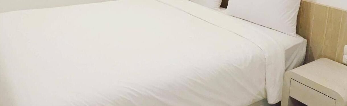 desk, iron/ironing board, free wifi