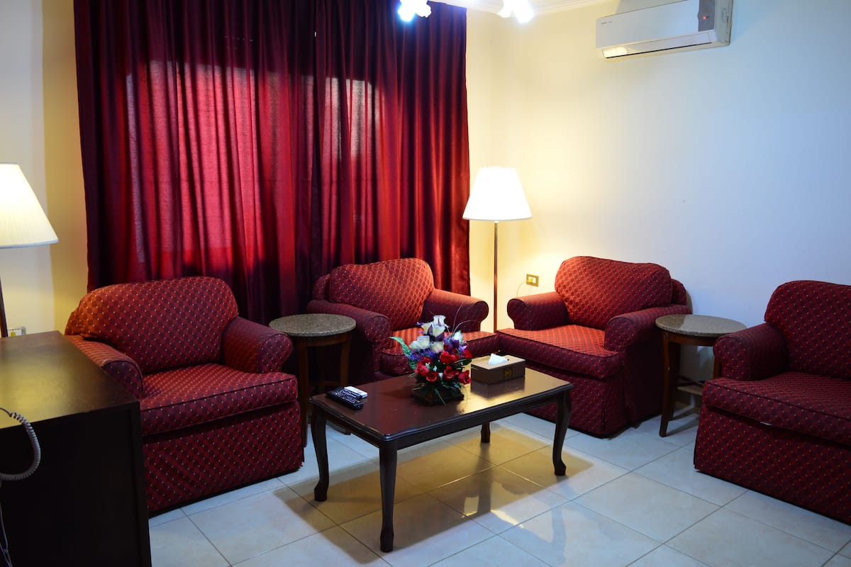 Apartment, 2 Bedrooms | Free minibar, in-room safe, desk, blackout drapes