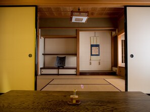 3 bedrooms, desk, iron/ironing board, free WiFi - SUKIYA-zukuri Suehiro House (Hida)