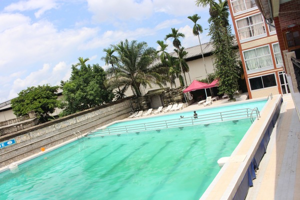 Outdoor pool, pool umbrellas, sun loungers