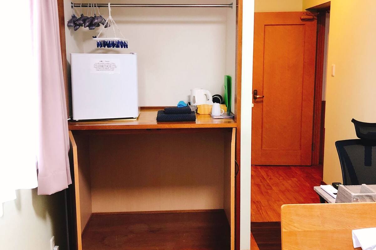 single room | iron/ironing board, bed sheets