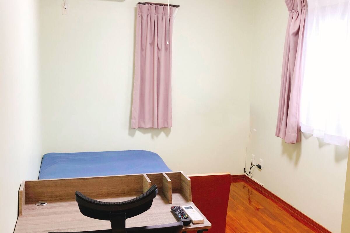 单人房 | 熨斗/熨板、床单