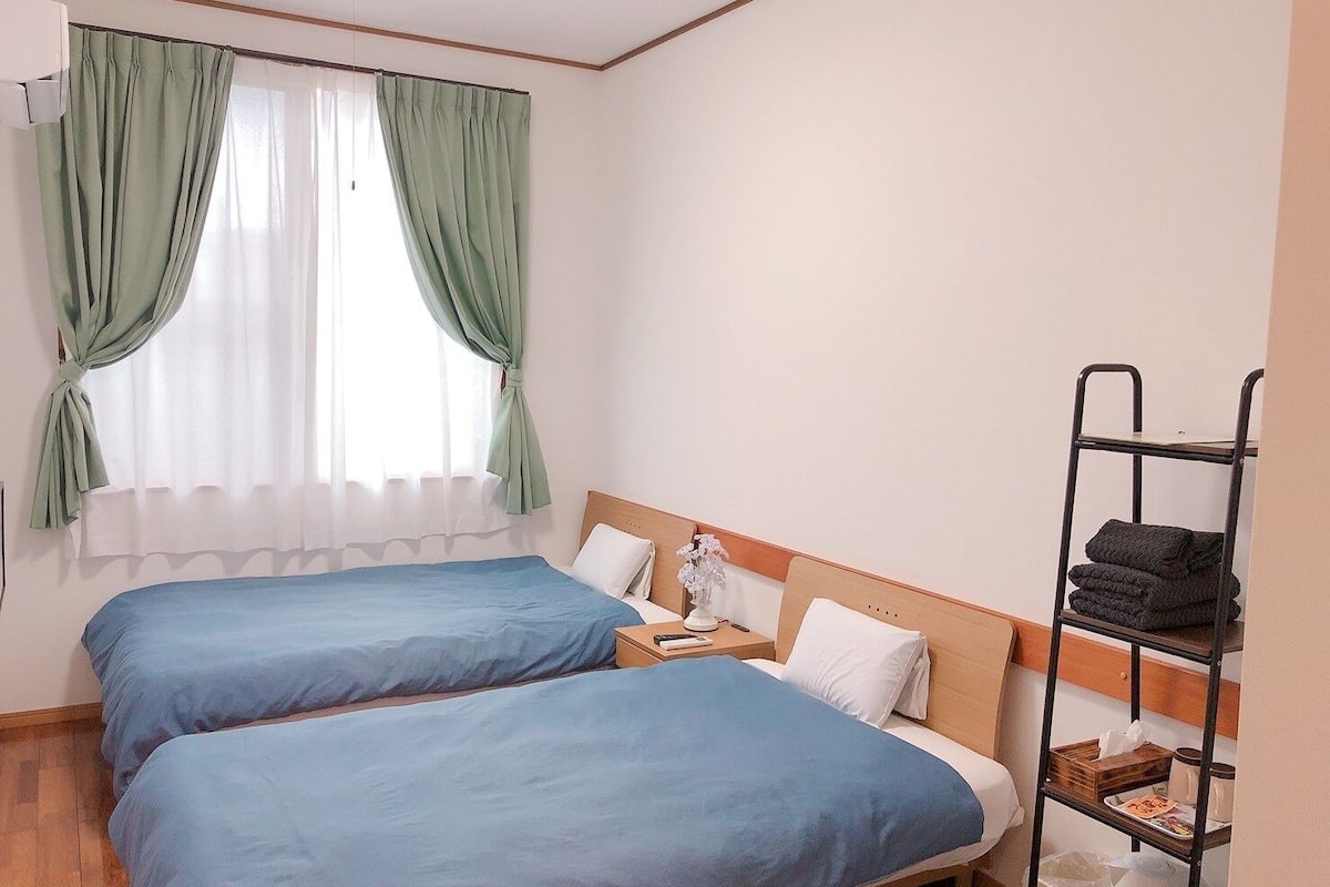 twin room | iron/ironing board, bed sheets