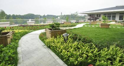 Wuhan Guochuang Chuyuan East Lake Hotel