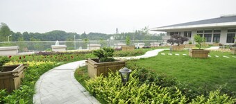 Wuhan Guochuang Chuyuan East Lake Hotel