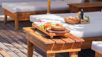 Outdoor pool, pool umbrellas, sun loungers