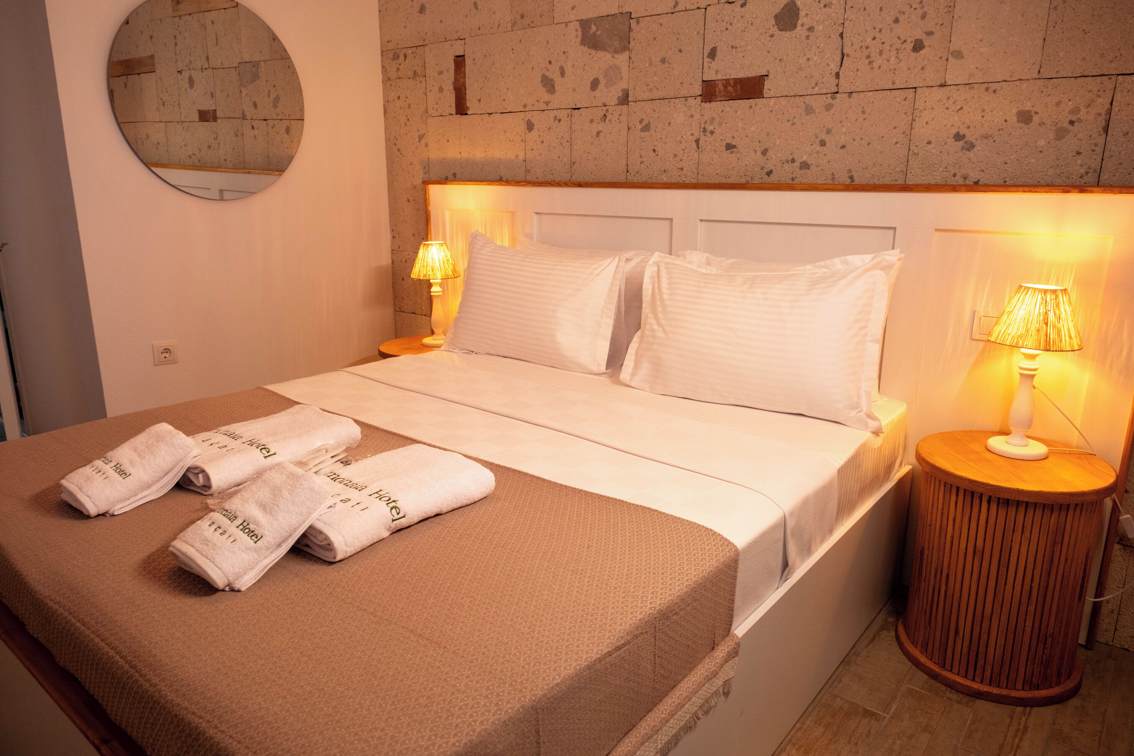 Premium bedding, Tempur-Pedic beds, minibar, in-room safe