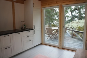 Premium-Ferienhaus, 1 Schlafzimmer, Terrasse, Meerblick | Eigene Küche | Kühlschrank, Herdplatte, Wasserkocher mit Kaffee-/Teezubehör, Toaster